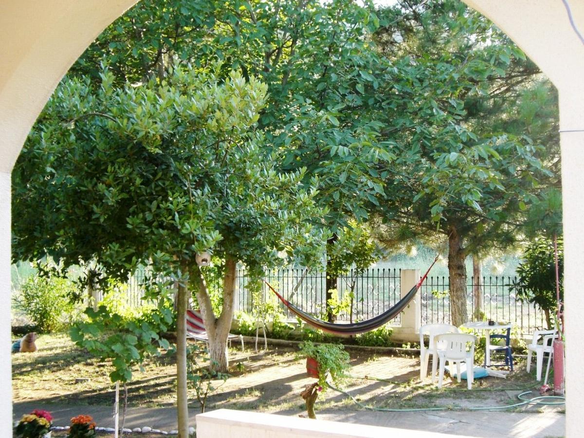 Garden Bungalow Valentina Stavros  Exterior photo